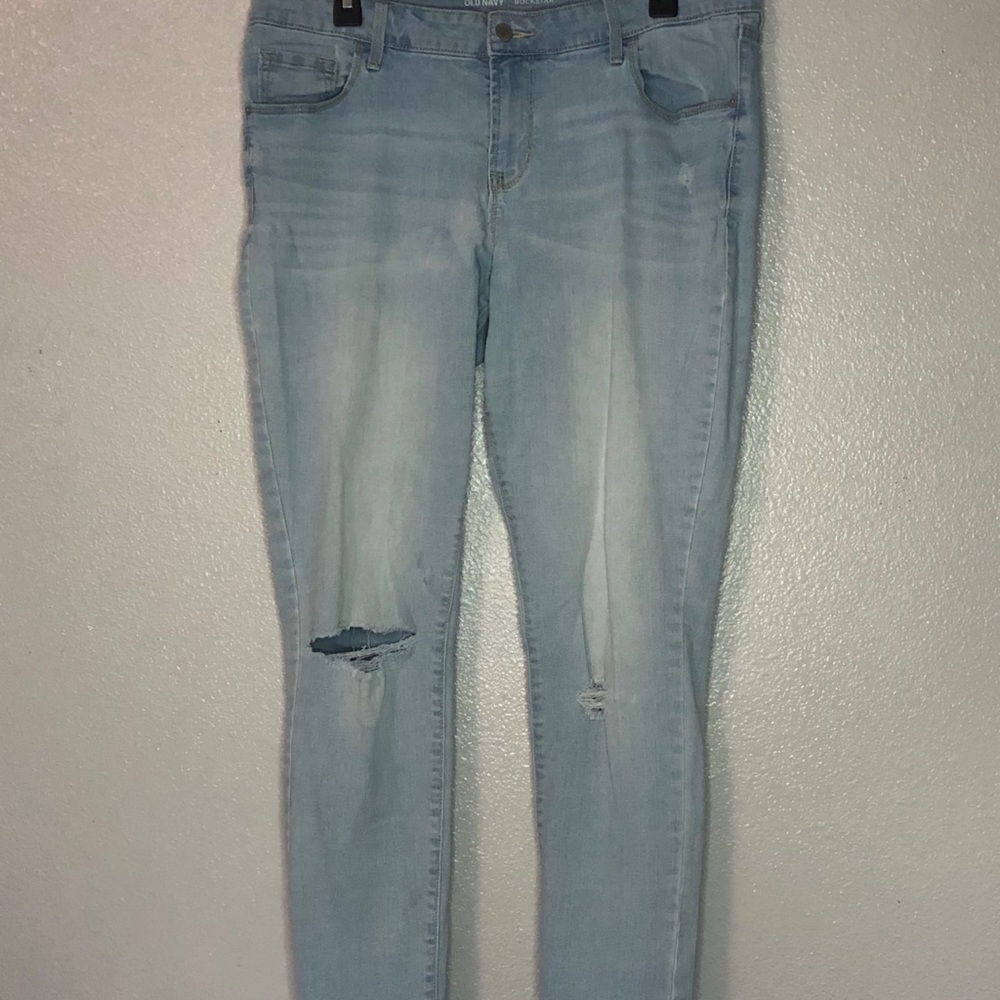 light blue distressed skinny jeans